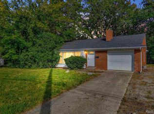 17290 W Eleven Mile Rd, Southfield, MI 48076