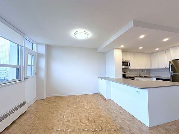 5th image of 12 Rockford Rd #Penthouse 05