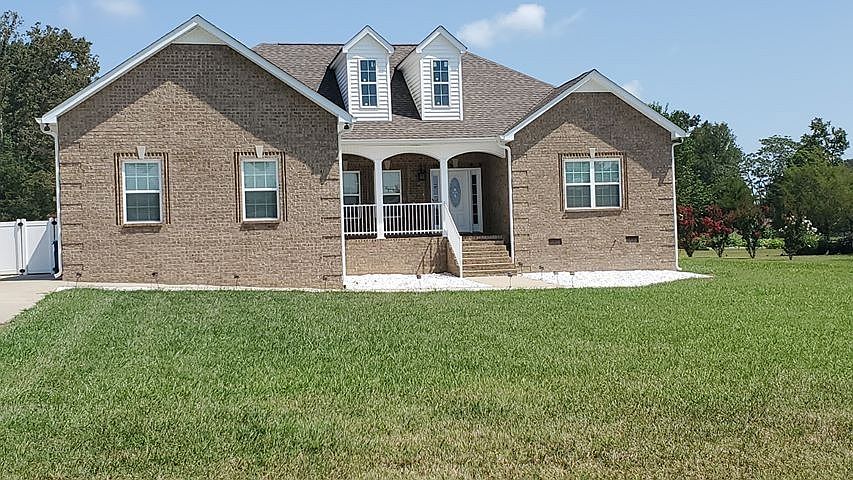 1st image of 224 Creekwood Ln