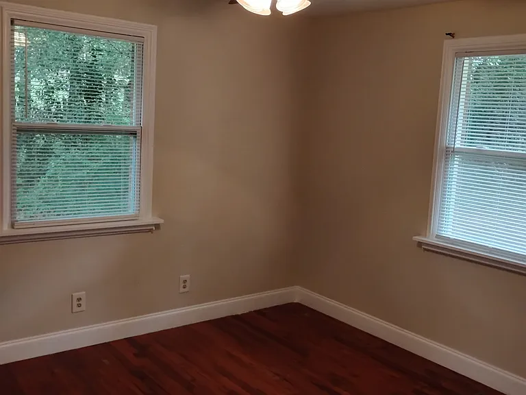 244 Parker Dr — Photo 3