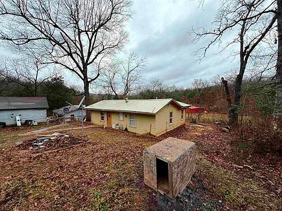 3rd image of 8 Northwood Dr