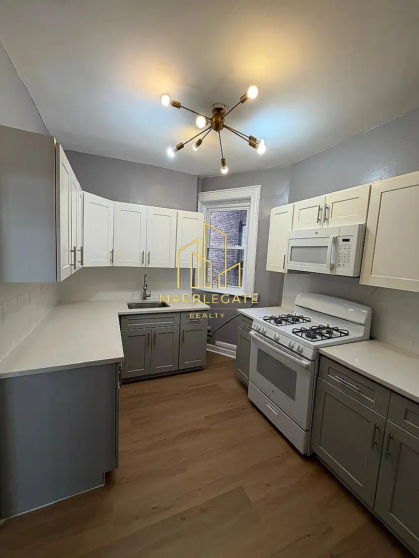 Building Photo - 723 Highland Ave #11A