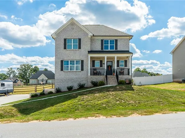360 Wynnfall Dr, Lexington, NC 27295
