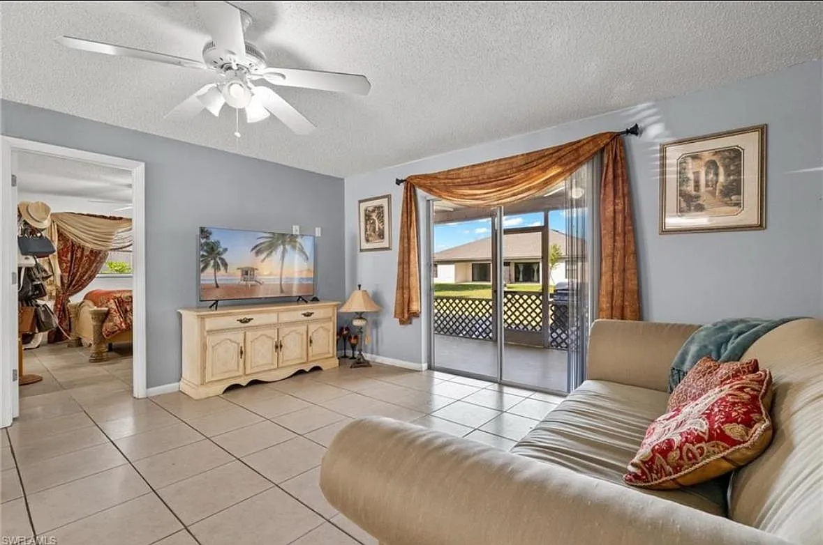 2 bed, 990 sqft, $1,450 — Photo 4