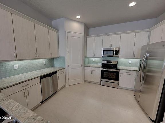 3rd image of 844 Pinewood Dr