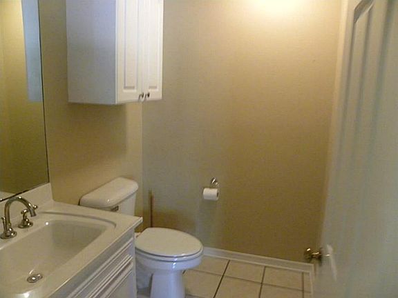 2nd image of 402 Goldsberry Cir