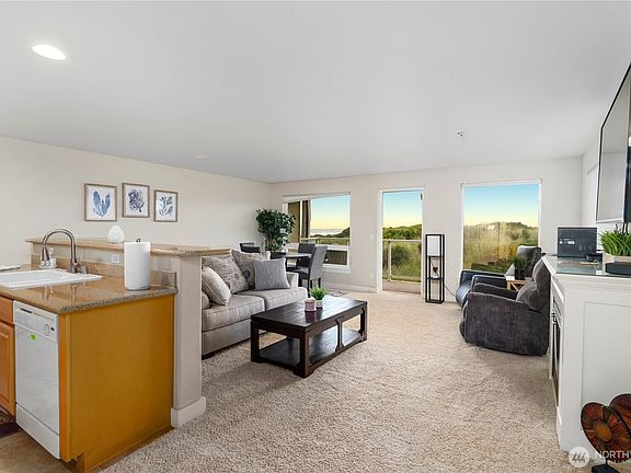 4th image of 1600 W Ocean Avenue #928