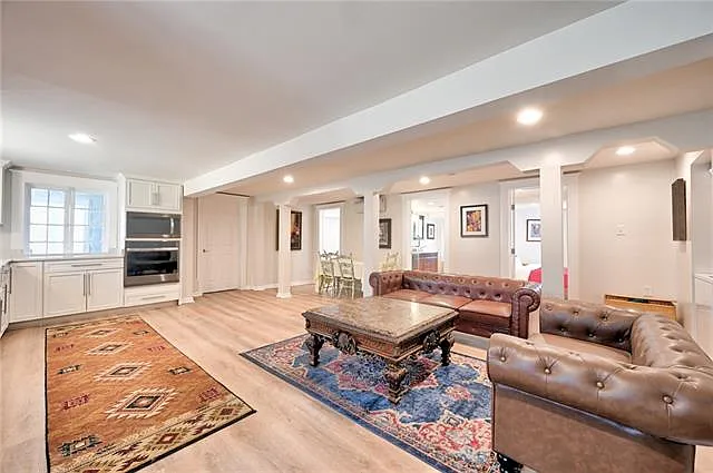 2 bed, 1.0 bath, 1320 sqft, $1,800 — Photo 4