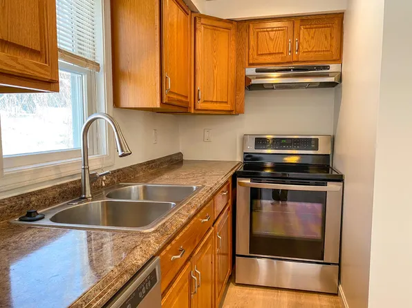 55 Lambert St APT 10, Portland, ME 04103