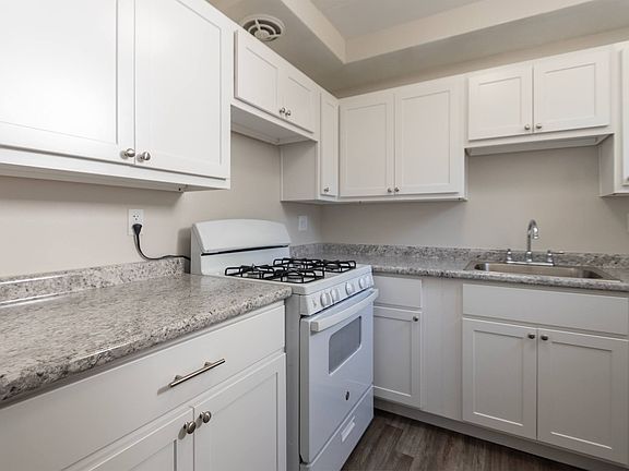 2nd image of 2928 Colonial Ridge Ct #2924