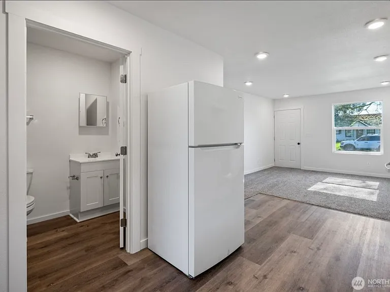 285 20th Ave #3 — Photo 3