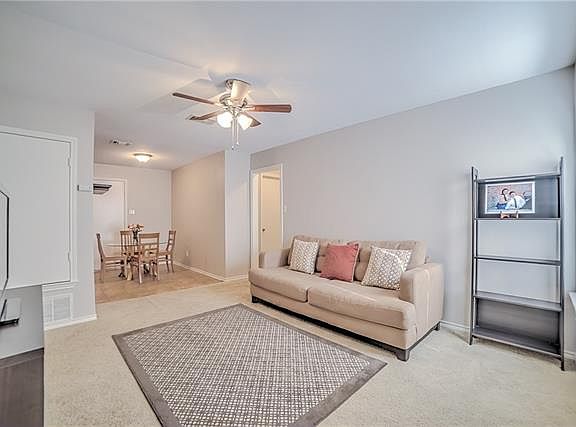 5th image of 3208 Rosehill Dr