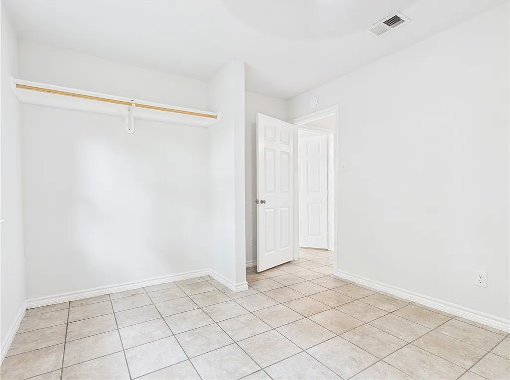 2 bed, 634 sqft, $900 — Photo 4