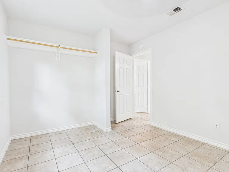 1900 Finfeather Rd #C — Photo 12