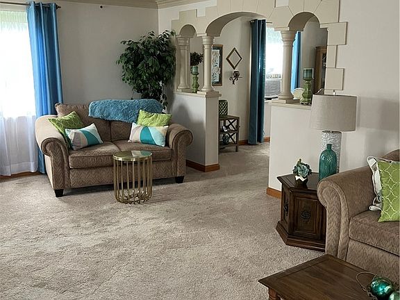 4th image of 189 Mary Ave