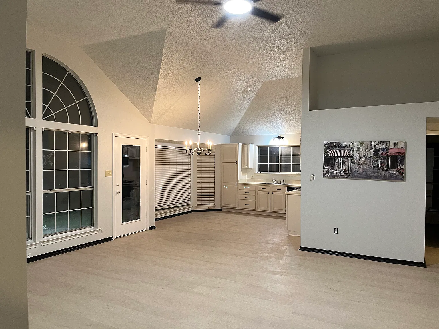 4 bed, 1613 sqft, $2,500 — Photo 2