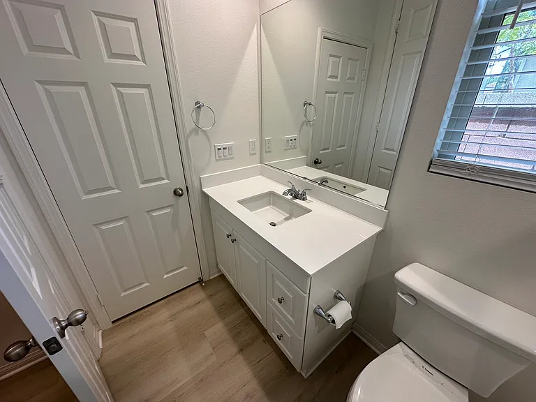Globetrotter St — Photo 5