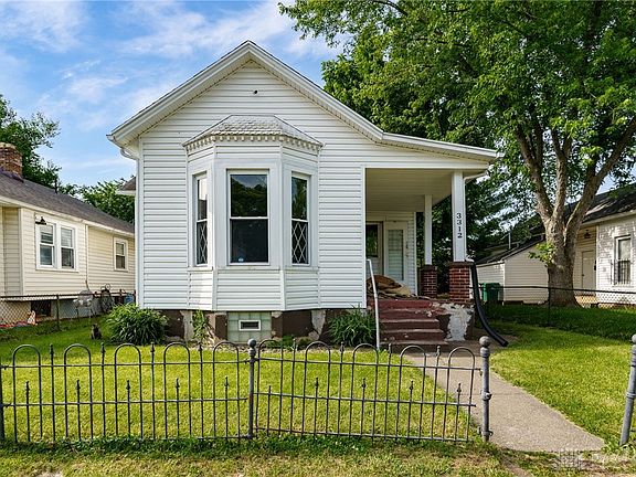 5th image of 3312 E 2nd St