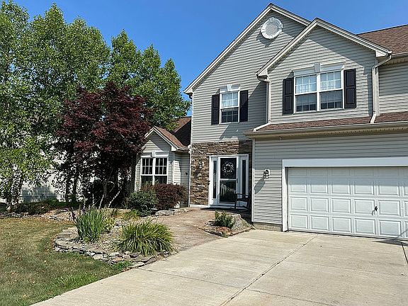 4th image of 3303 Blossom Ln