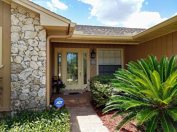 3rd image of 308 Cypress Landing Dr