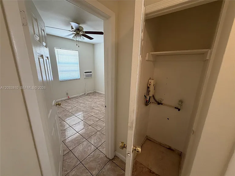 4801 SW 18th St #2 — Photo 11