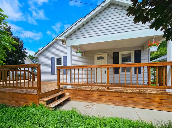 502 S Woodland Ave, Hastings, NE 68901