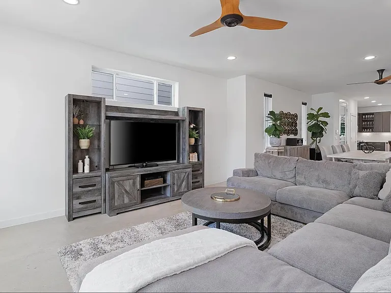 4020 Airport Blvd #7 — Photo 30