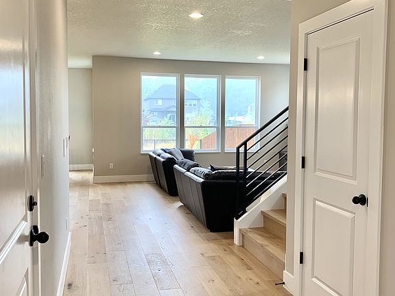 4th image of 10926 NE 97th Ave