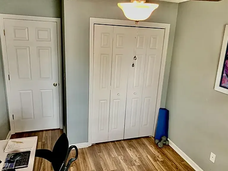 601 Tisbury Ln — Photo 33