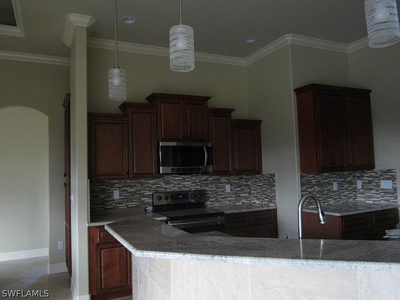 4th image of 2815 SW 35th Lane Cpe