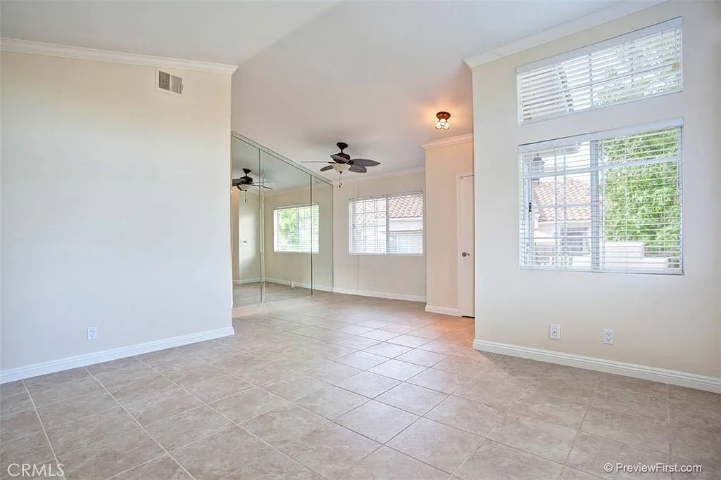 2 bed, 862 sqft, $3,300 — Photo 4