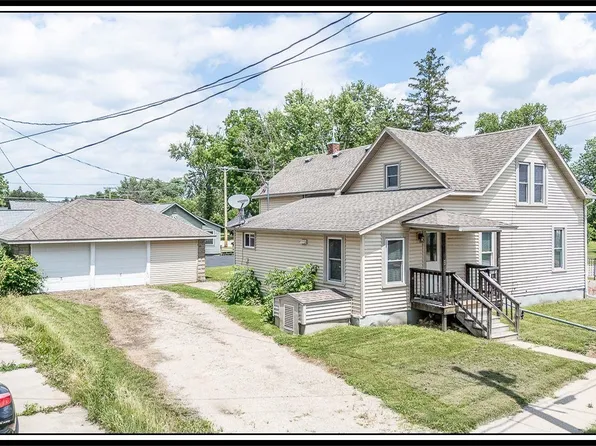 803 Shiocton St, New London, WI 54961