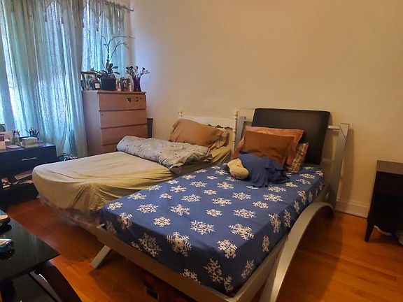 2nd image of 4808 N Sawyer Ave #2
