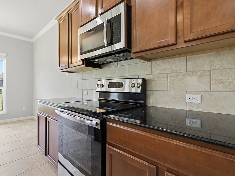 5716 Blackstone Dr — Photo 11
