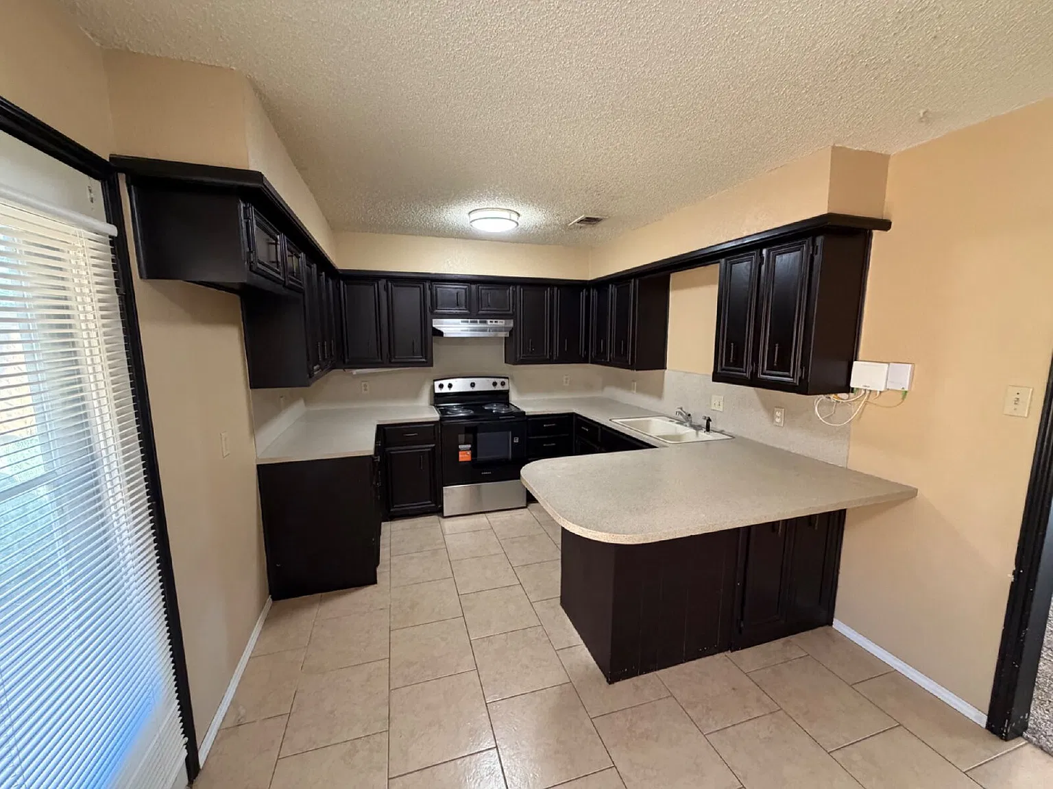 2 bed, 2.0 bath, 1169 sqft, $1,200 — Photo 4