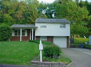 210 Chestershire Dr, Oakdale, PA 15071