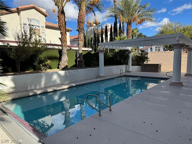 8218 Mount Nido Dr — Photo 42