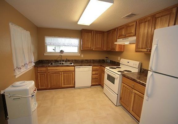 4th image of 1228 Leon Ln