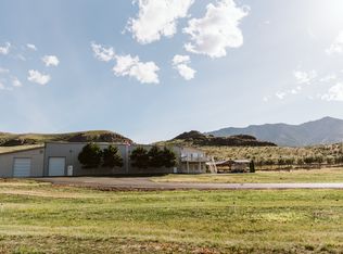 25323 Us Highway 97 #B, Pateros, WA 98846