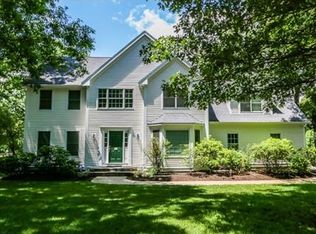 11 Centre St, Dover, MA 02030