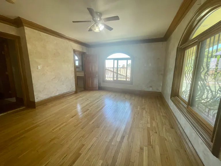 4266 Hillcrest Dr — Photo 18