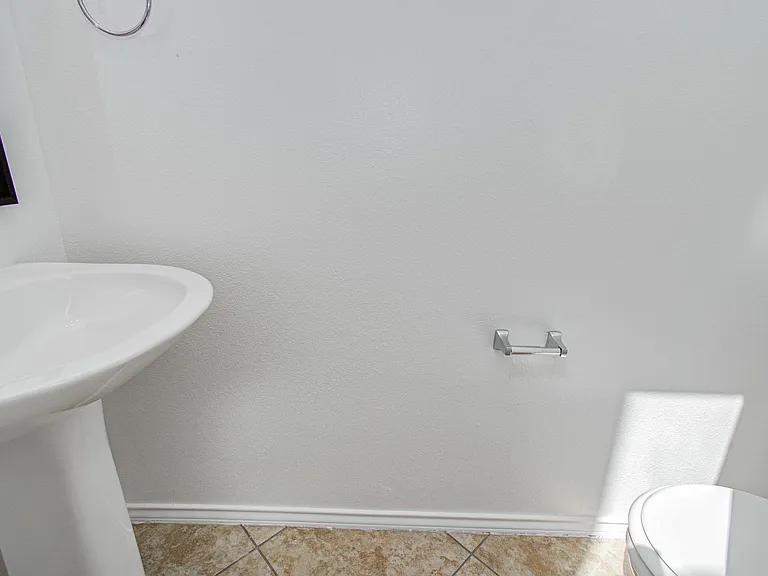 743 Hallsleigh Ln — Photo 9