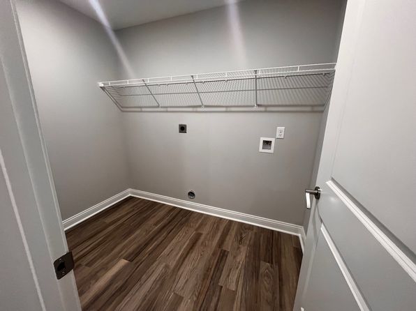 3000 Memory Ln, La Grange, KY