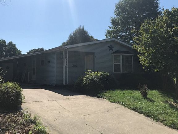 3rd image of 4504 Hudson St
