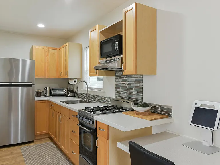 224 Barbara Ave — Photo 2