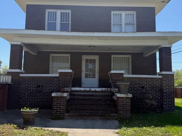 802 E Poplar St, West Frankfort, IL 62896