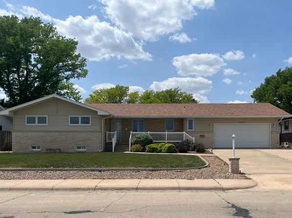 2011 Macarthur Rd, Hays, KS 67601