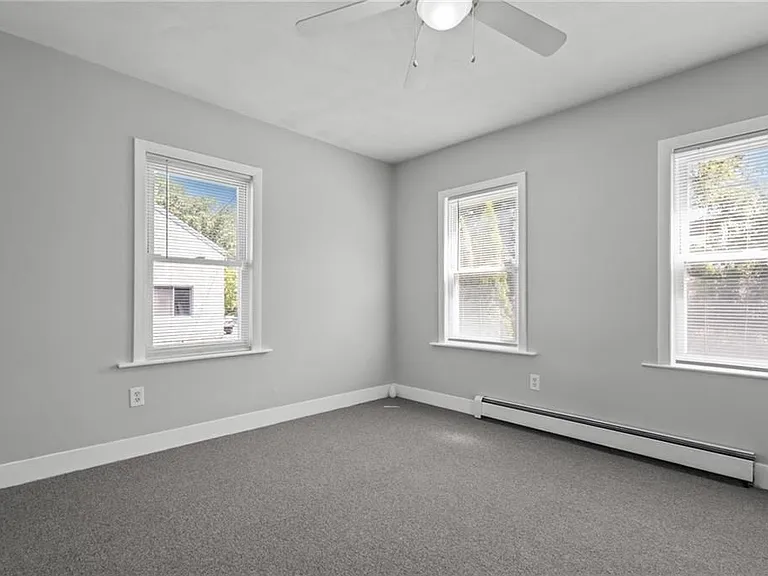 9 Gardner Ave — Photo 18