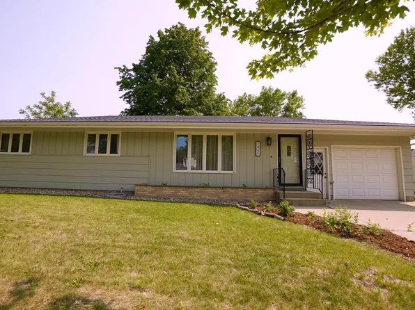 2805 12th Ave NW, Willmar, MN 56201