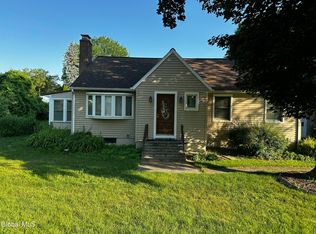 22 Powell St, Wynantskill, NY 12198